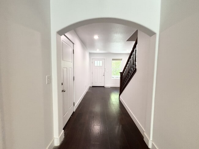 Building Photo - 5052 Moray Ct