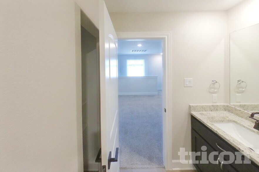 Building Photo - 1209 Bullock Dr