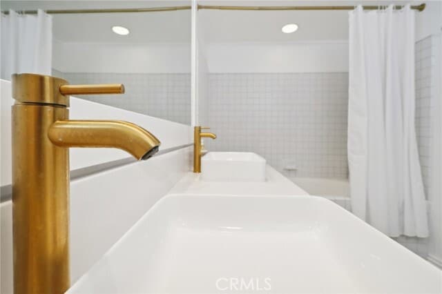 Building Photo - 2253 Martin