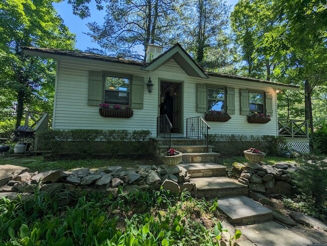 Building Photo - 3 Wild Rose Ln