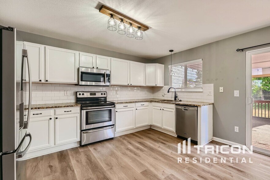 Building Photo - 20204 E Progress Pl