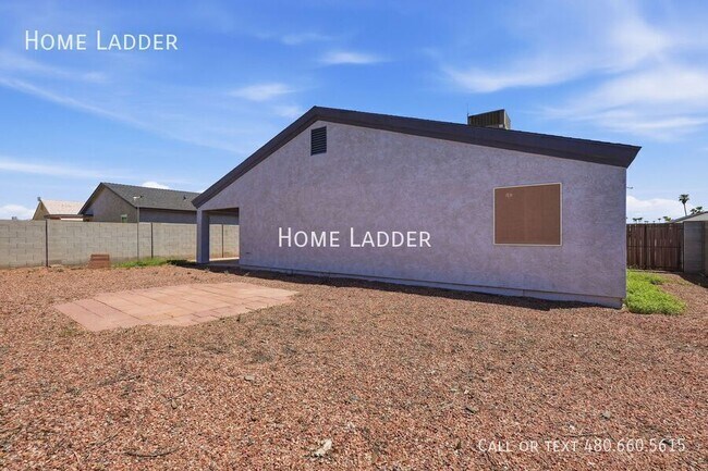 Building Photo - 10452 W Arivaca Dr