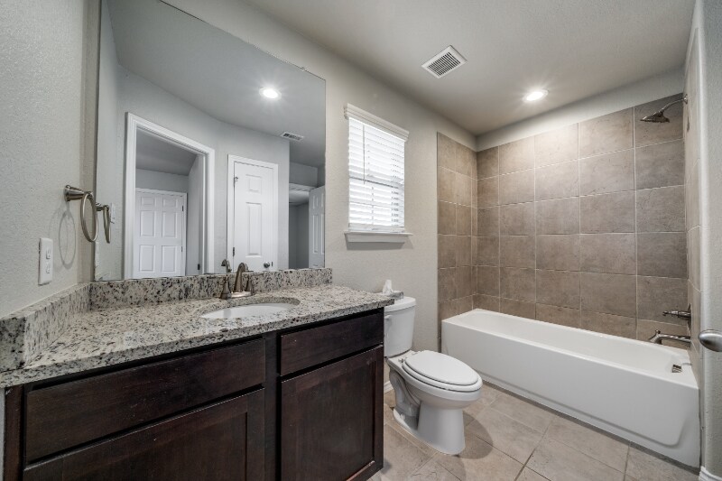 Building Photo - 1502 Lucille St