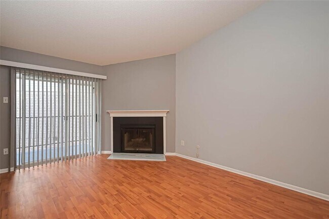 Building Photo - 2120 El Paseo St