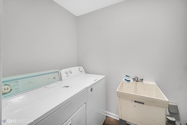 Building Photo - 1218 W 85th Ave