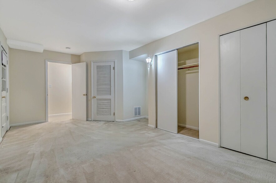 Building Photo - 8808 Patricia Ct