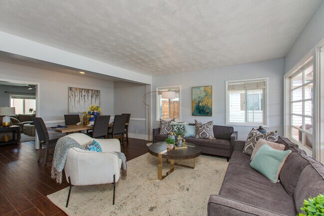 Building Photo - 510 E Belmont Ave