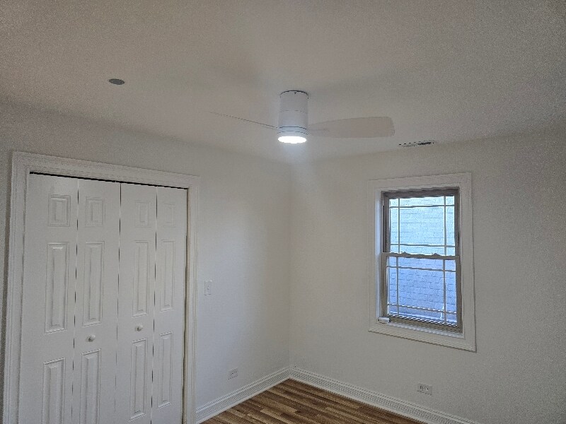 Building Photo - 4737 W Warwick Ave