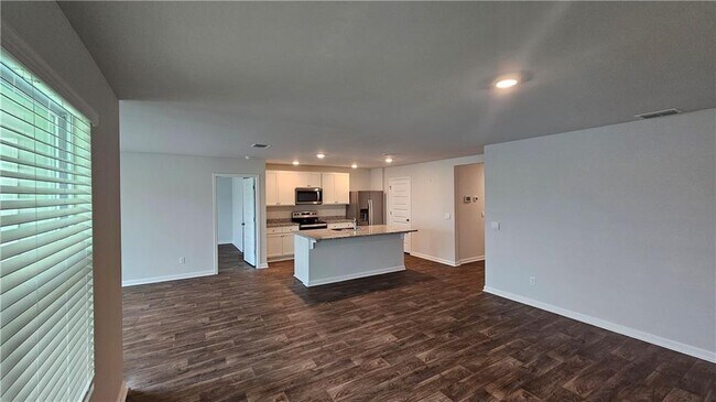 Building Photo - 511 Autumns Wood Cir W