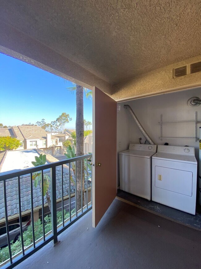 Building Photo - The Palms Condo