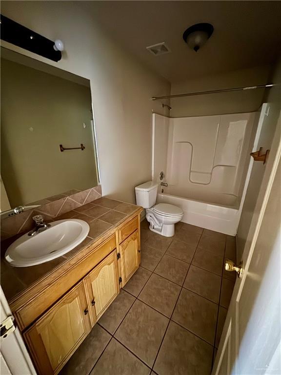 Building Photo - 17 Aruba Dr