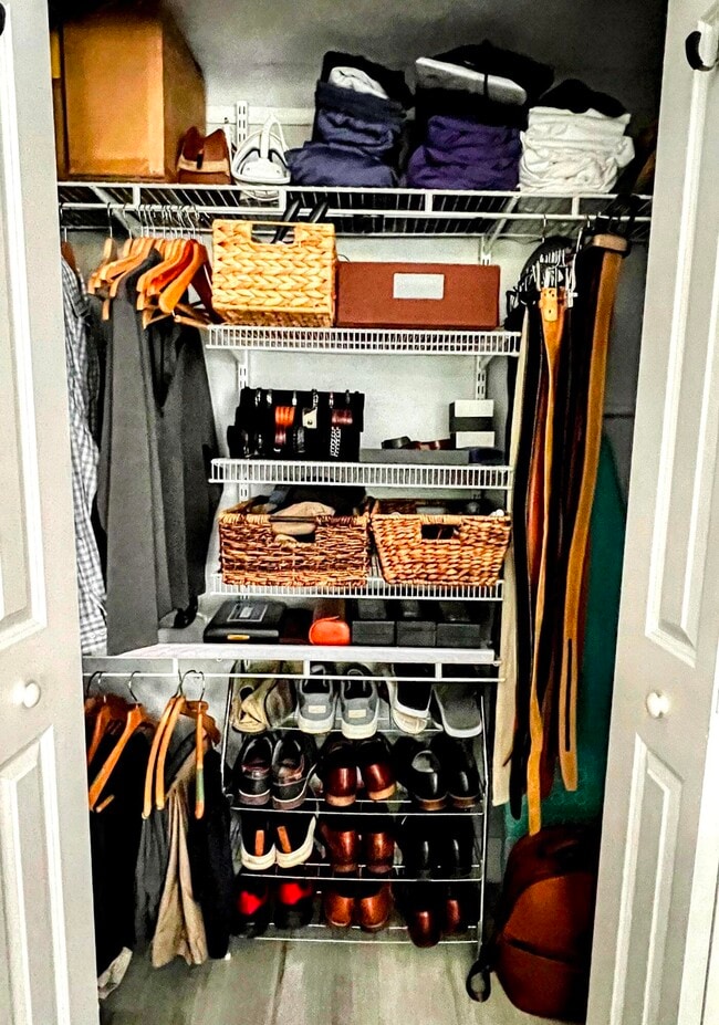 Building Photo - 2660 NE 8th Ave