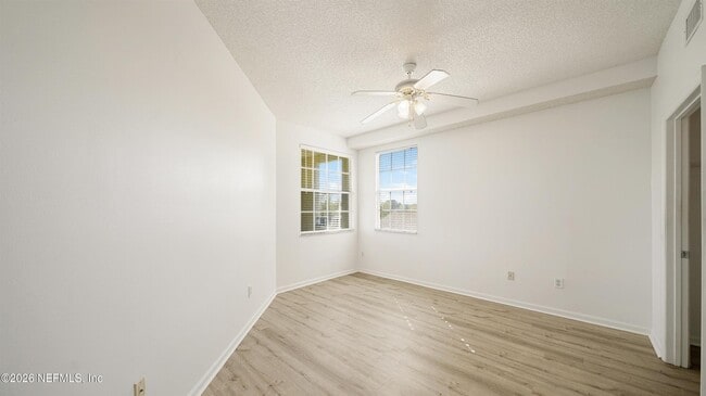 Building Photo - 1050 Bella Vista Blvd