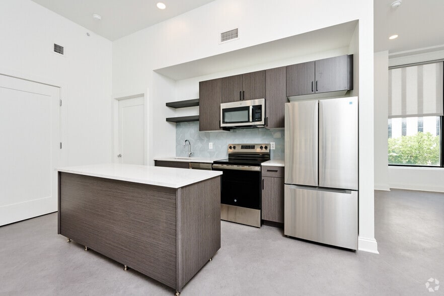 2BR, 1BA - 935SF - Kitchen - The Triangle - Student Housing