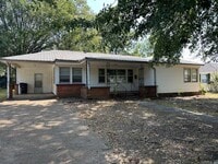 Building Photo - 104 N Olive St