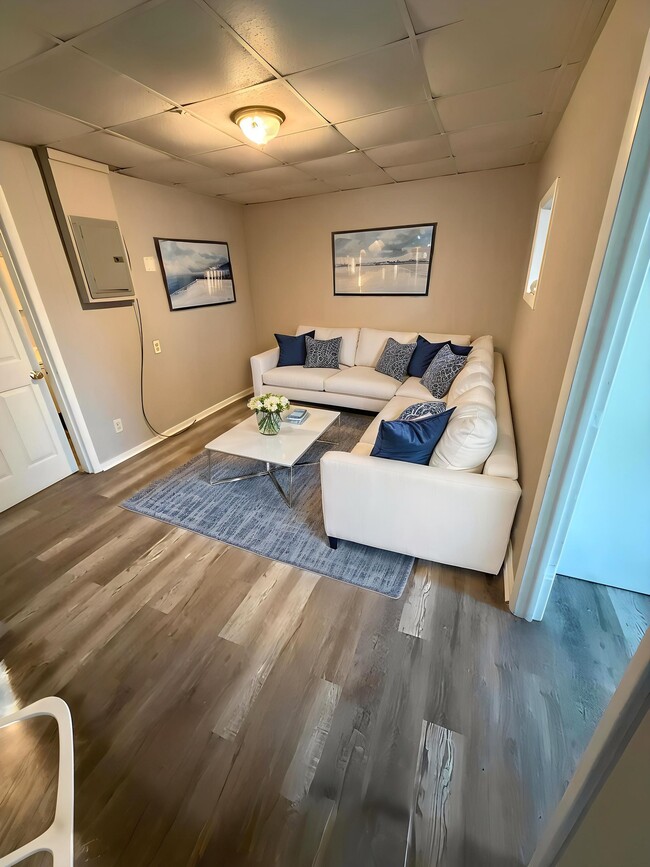 Building Photo - 103 Carbon St