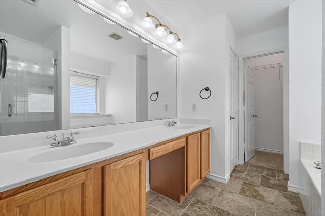 Building Photo - 5904 Meadowglen Dr