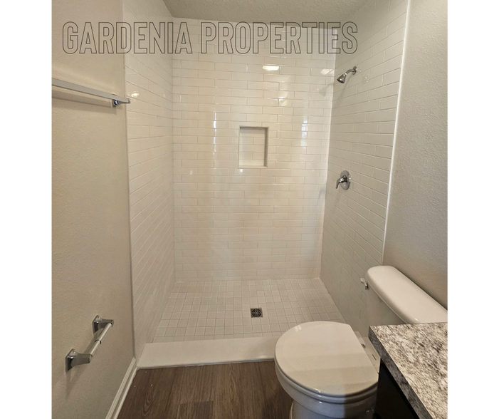 Building Photo - 1115 E 5th St