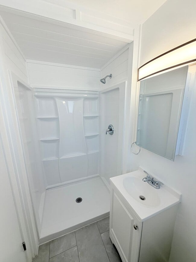 Building Photo - Beautiful Home 3 bed 2.0 baths