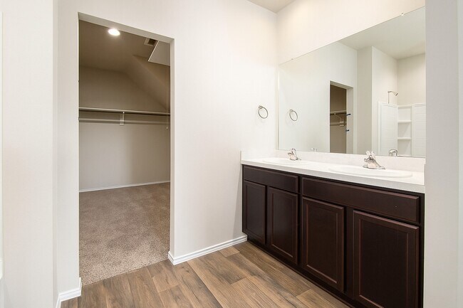 Building Photo - 15422 Massey Frst Dr