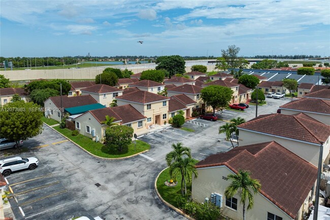 Building Photo - 330 NW 114th Ave