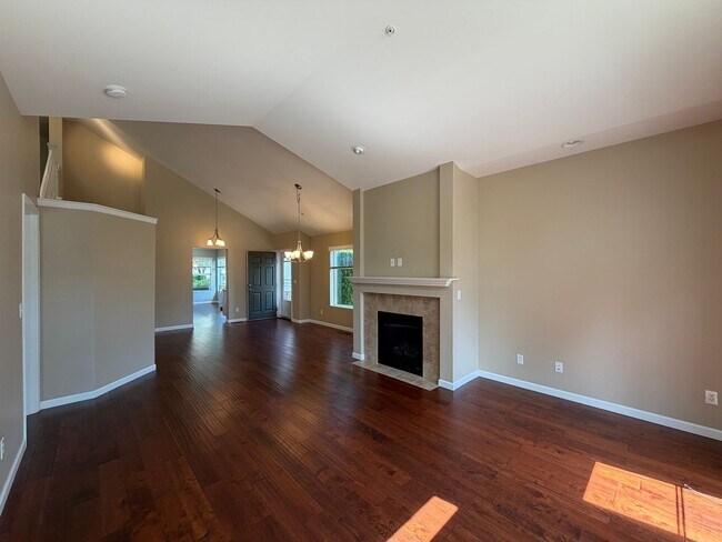 Building Photo - 2514 85th Dr NE
