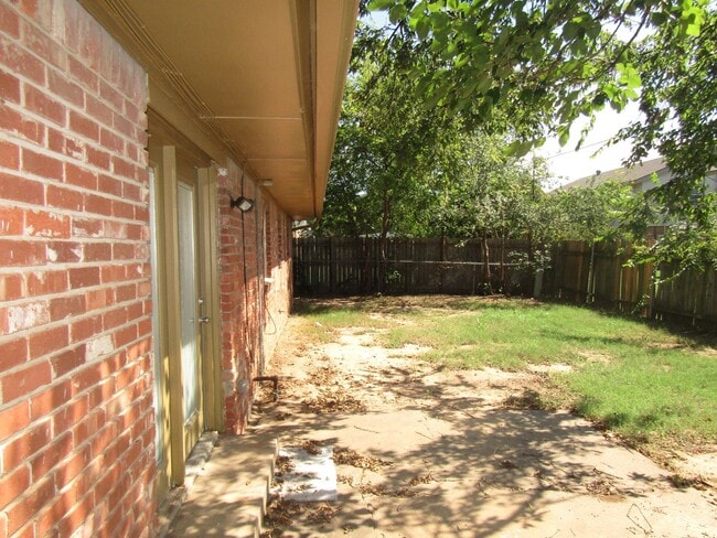 Building Photo - 989 Barkley Cir