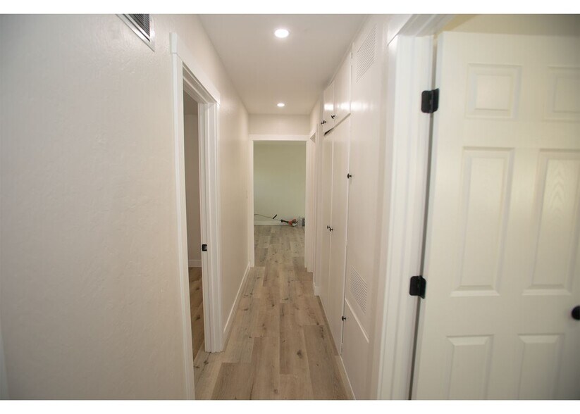 Building Photo - 496 W 48th St