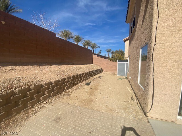 Building Photo - 684 Haunts Walk Ave