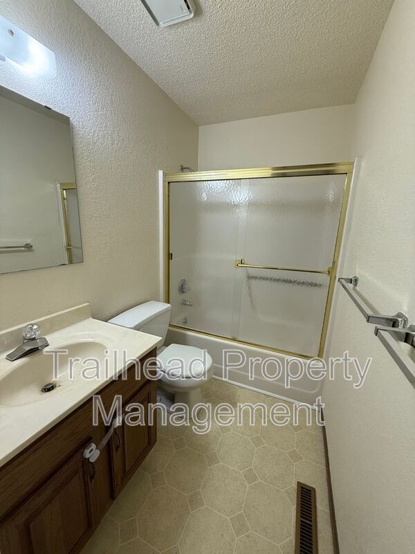 Building Photo - 2700 NW 3rd Terrace