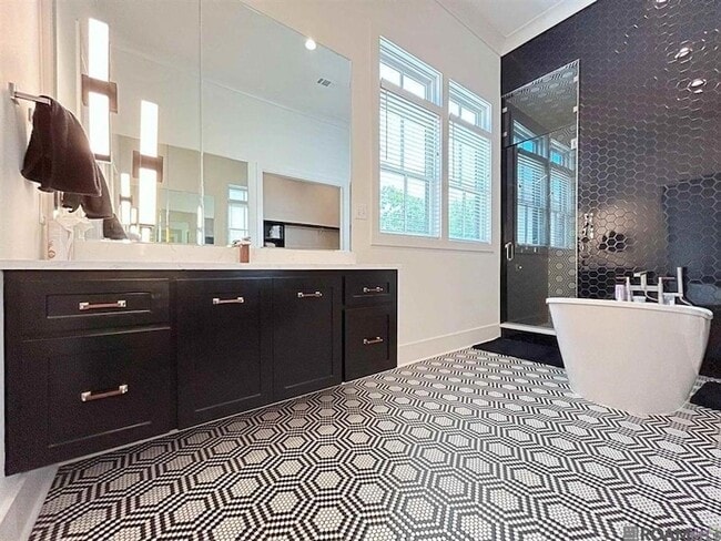 Building Photo - 3118 Pointe-Marie Dr