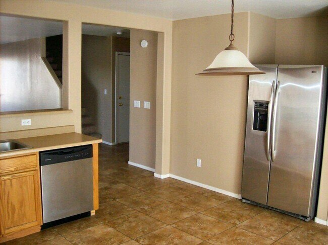 Building Photo - 2333 E Meadow Lark Way