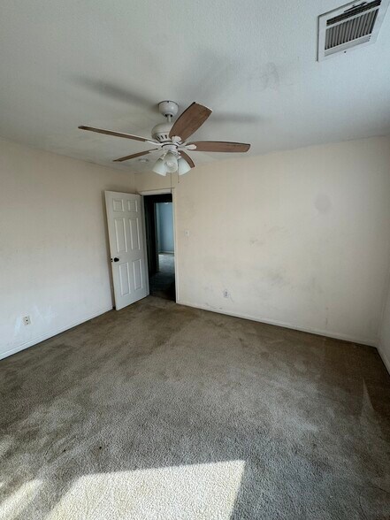 Building Photo - 28838 Frio River Loop