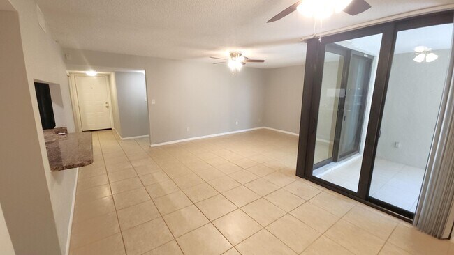 Building Photo - 820 Lavers Cir