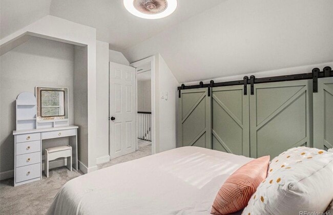 Building Photo - 1020 Kalamath St