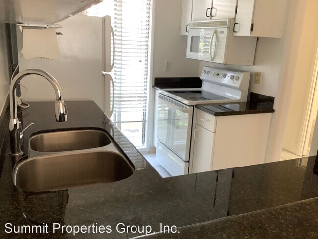 Building Photo - 2 br, 2 bath House - 3433 Norton Way #5