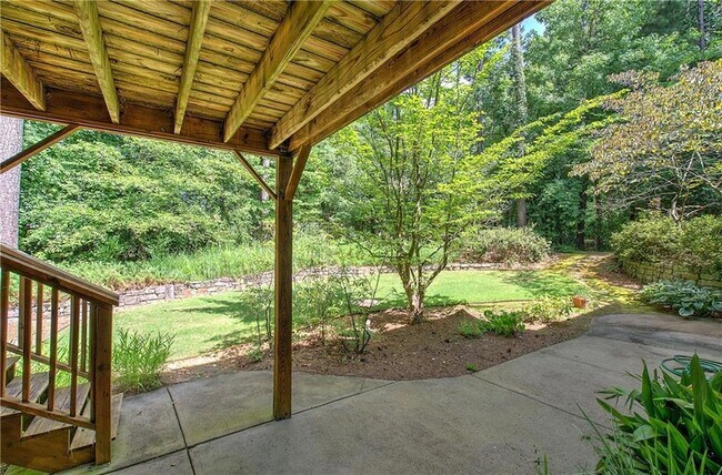 Building Photo - 2320 Starr Lake Dr NW