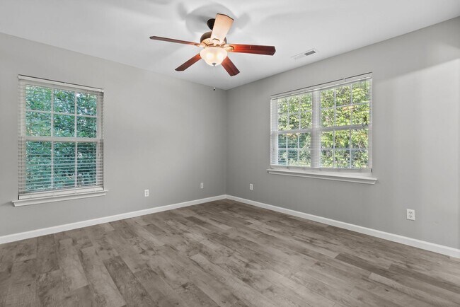Building Photo - Western Branch 4 bed Ready Now!!