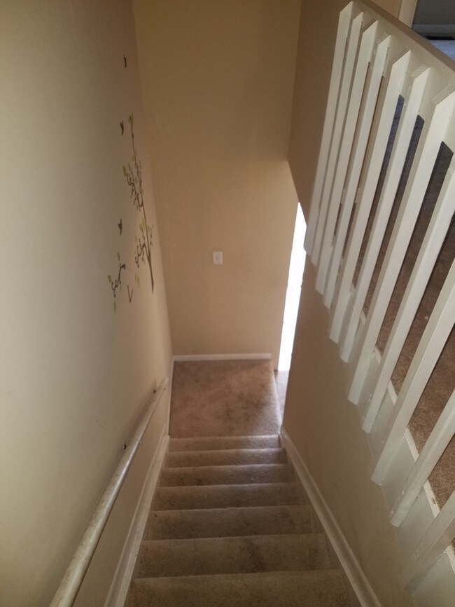 Building Photo - 2 BRM CONDO