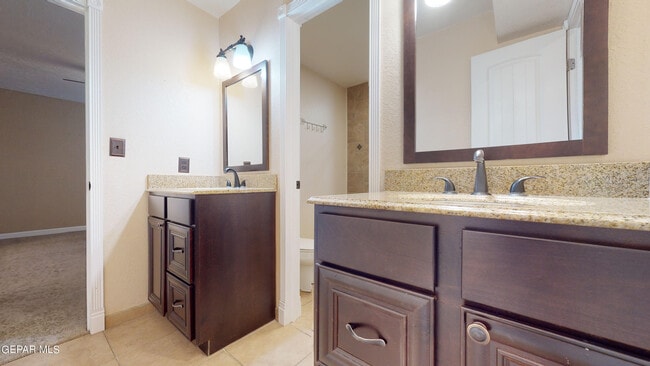 Building Photo - 801 Claravista Ln