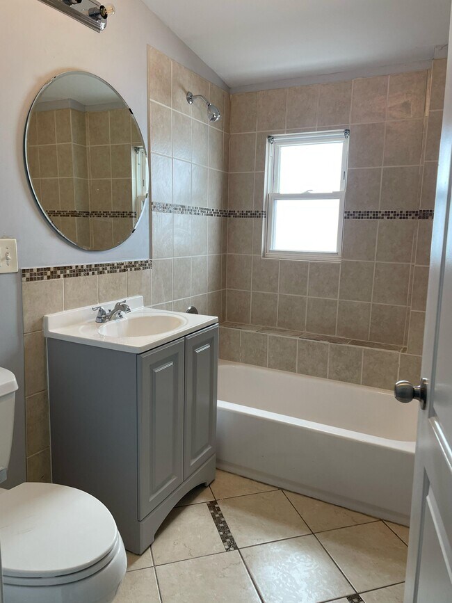 Building Photo - 9129 S Chappel Ave