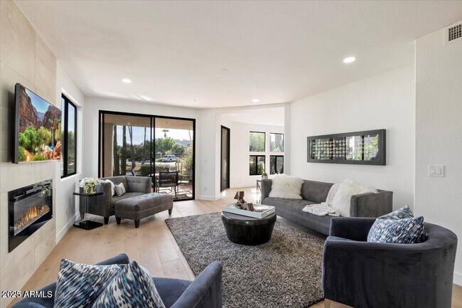 Primary Photo - 7700 E Gainey Ranch Rd