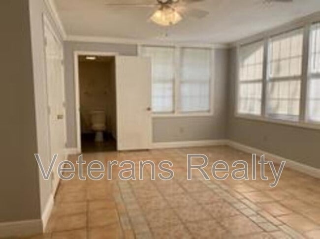 Building Photo - 101 Park Row Ave