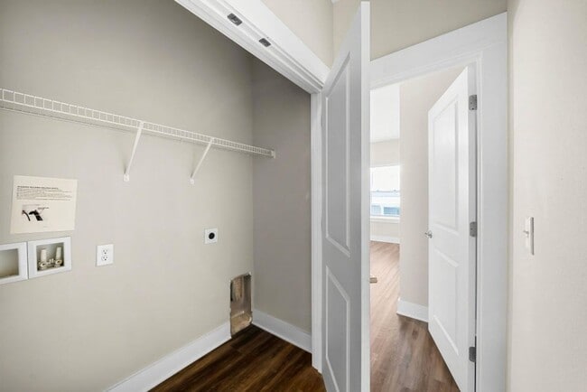 Building Photo - 346 N Sand Palm Rd