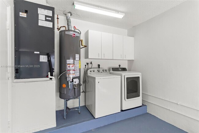Building Photo - 14611 SW 156th Ave