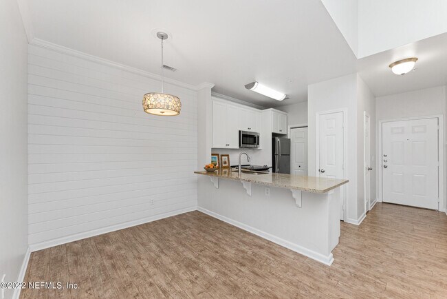 Building Photo - 230 Colima Ct