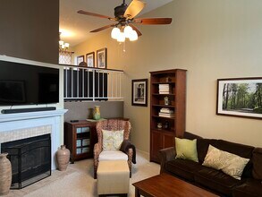 Building Photo - 5455 Sylmar Ave