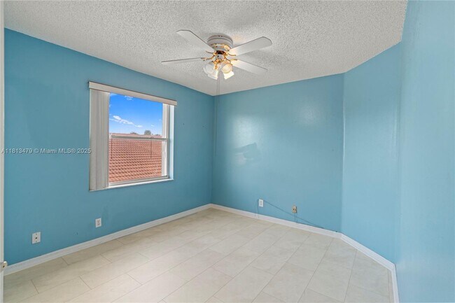 Building Photo - 18405 NW 9th Ct