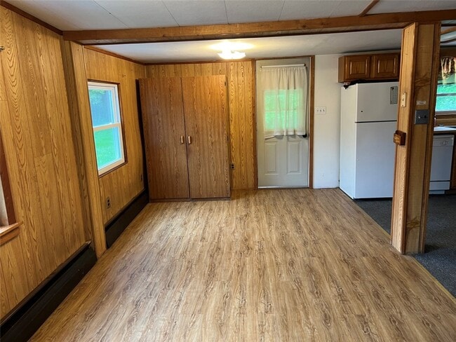 Building Photo - 26518 PA-267