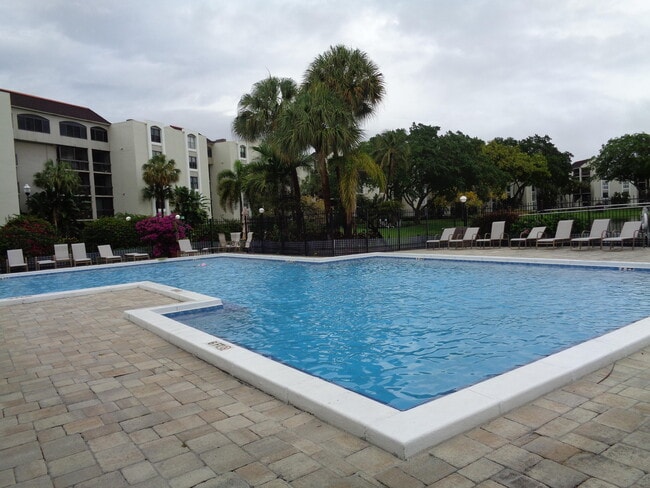 Building Photo - 950 Lavers Cir